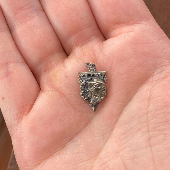 Vintage Bates & Klinke 925 Sterling "Old Man of The Mountains NH" Pendant Charm - Picture 1 of 3